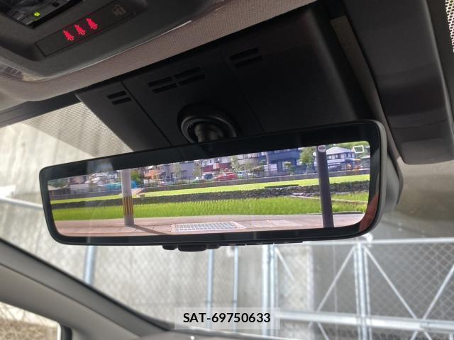 Toyota PRIUS 2023-04 8225605-6