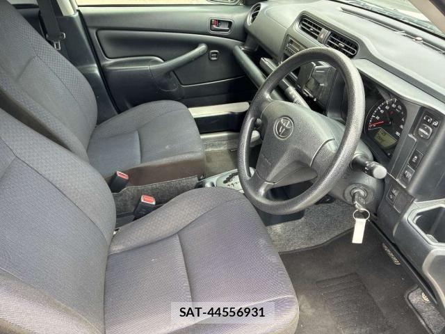Toyota PROBOX 2022-07 8216394-5