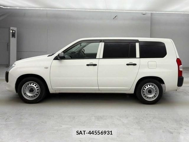 Toyota PROBOX 2022-07 8216394-9