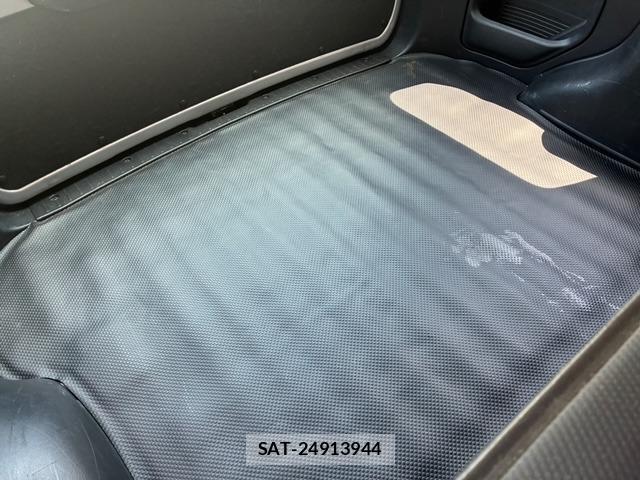 Toyota PROBOX 2017-04 8221117-11