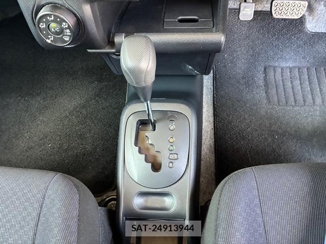 Toyota PROBOX 2017-04 8221117-16