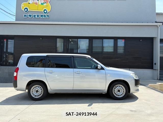 Toyota PROBOX 2017-04 8221117-3
