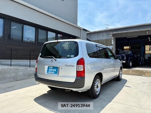Toyota PROBOX 2017-04 8221117-6