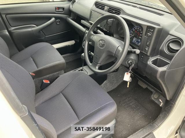 Toyota PROBOX 2021-05 8222583-4