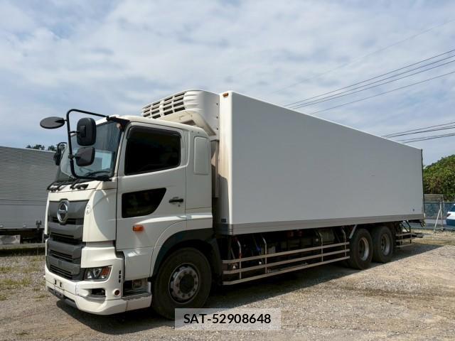Hino PROFIA 2017-12 8221384-0
