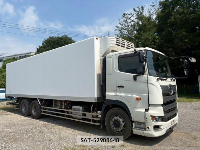 Hino PROFIA 2017-12 8221384-3
