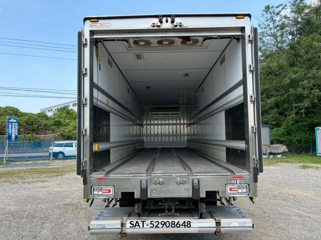 Hino PROFIA 2017-12 8221384-8