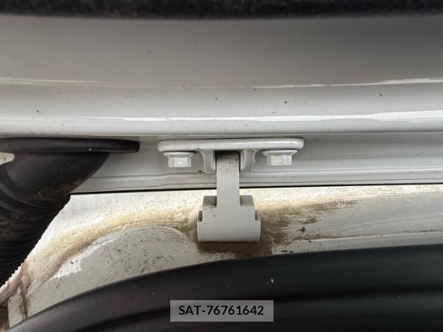 Audi Q2 2017-07 8217217-10