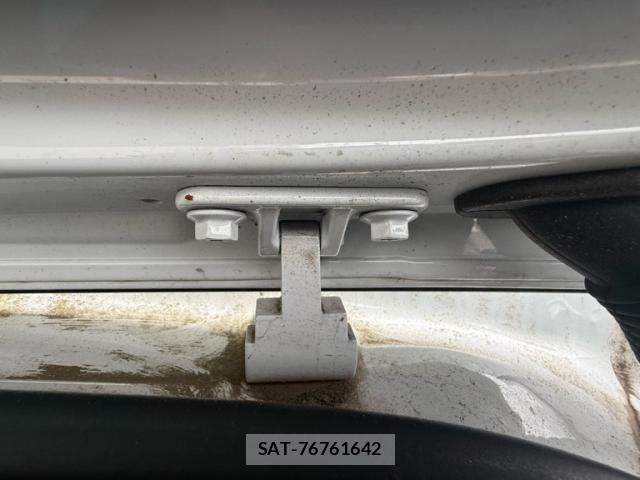 Audi Q2 2017-07 8217217-11