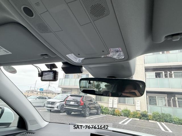 Audi Q2 2017-07 8217217-17