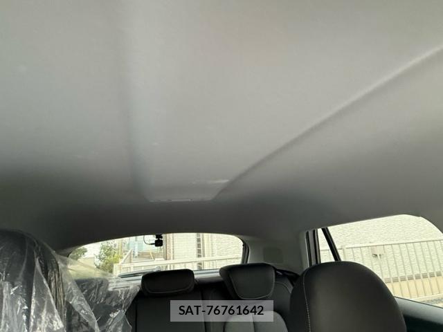 Audi Q2 2017-07 8217217-18