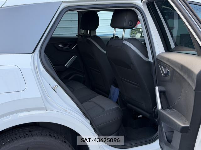 Audi Q2 2018-09 8220918-18