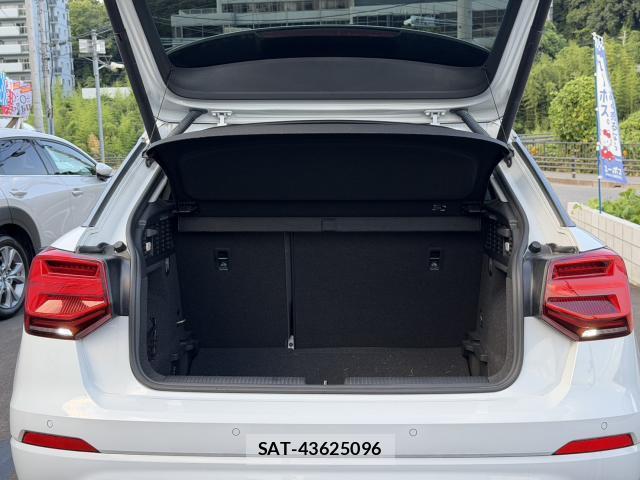 Audi Q2 2018-09 8220918-19