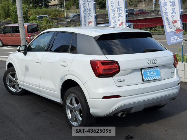 Audi Q2 2018-09 8220918-2