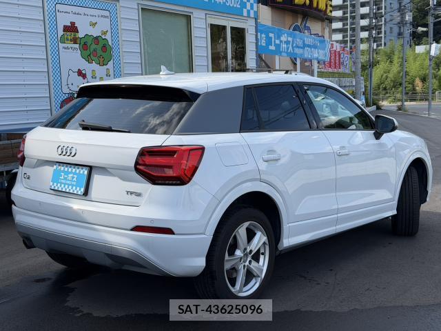 Audi Q2 2018-09 8220918-4