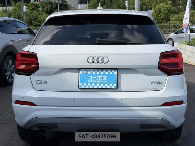 Audi Q2 2018-09 8220918-6
