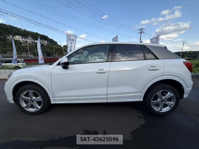 Audi Q2 2018-09 8220918-8