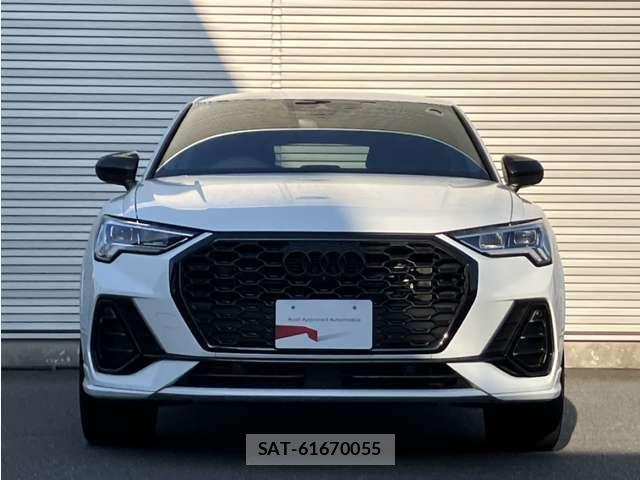 Audi Q3 2024-08 8218388-3