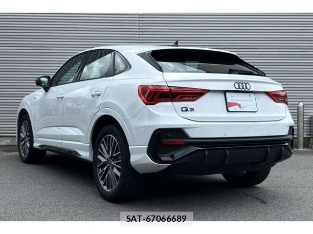 Audi Q3 2024-09 8218389-2