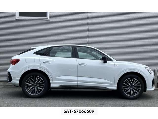 Audi Q3 2024-09 8218389-6