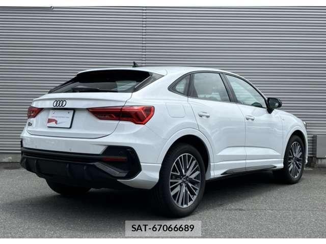 Audi Q3 2024-09 8218389-7