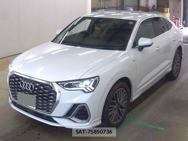 Audi Q3 2025-09 8219007-3