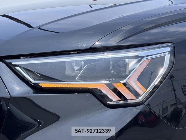 Audi Q3 2023-12 8221989-11