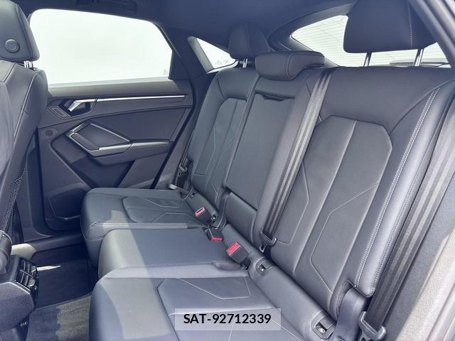 Audi Q3 2023-12 8221989-14