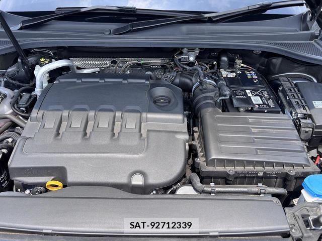 Audi Q3 2023-12 8221989-16
