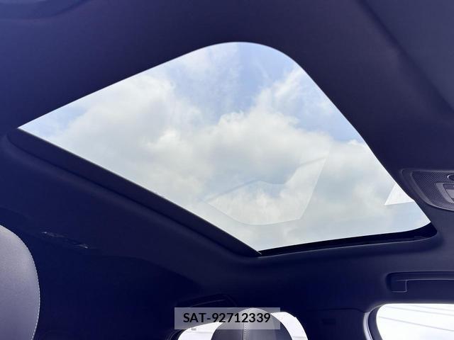 Audi Q3 2023-12 8221989-2
