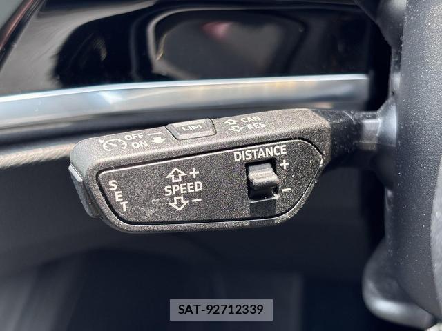 Audi Q3 2023-12 8221989-8
