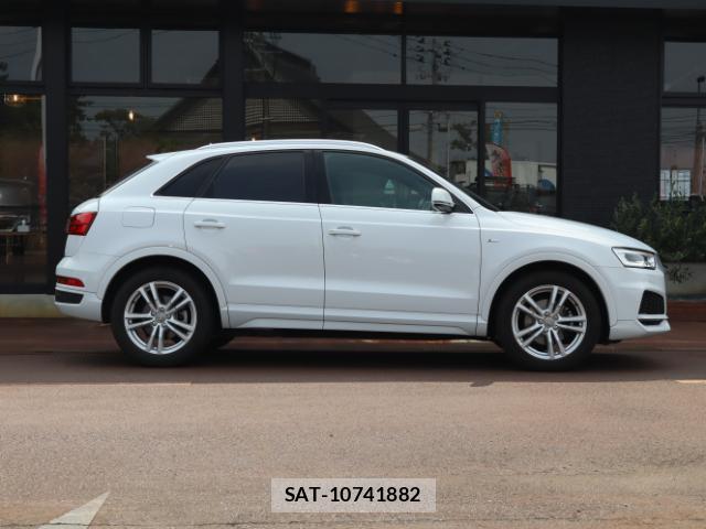 Audi Q3 2019-06 8216195-12