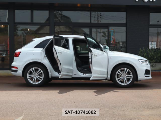 Audi Q3 2019-06 8216195-14