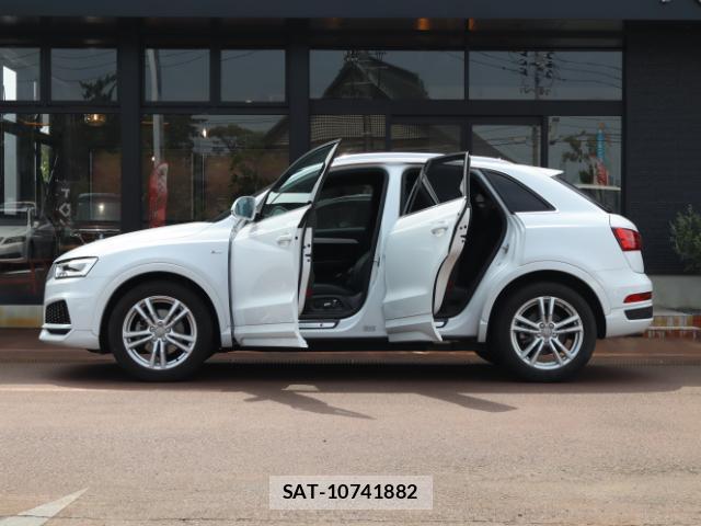Audi Q3 2019-06 8216195-15