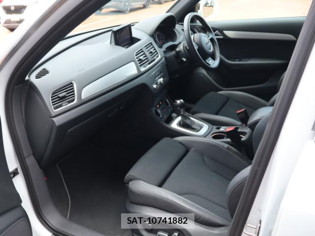 Audi Q3 2019-06 8216195-18