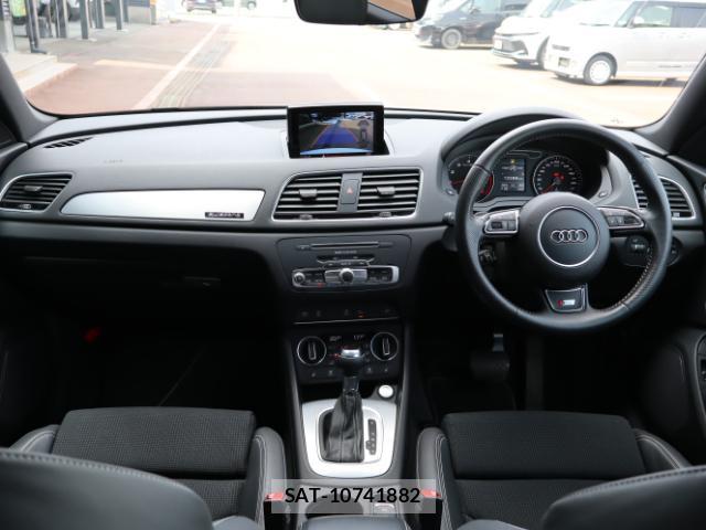 Audi Q3 2019-06 8216195-3