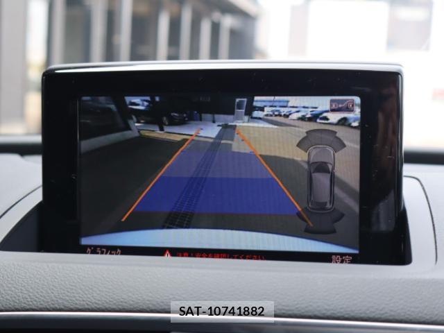 Audi Q3 2019-06 8216195-6