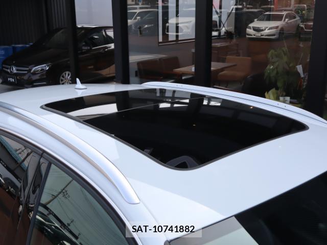 Audi Q3 2019-06 8216195-8