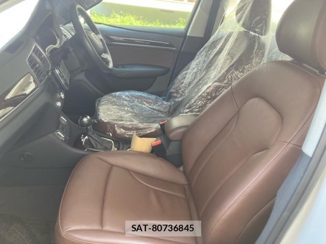 Audi Q3 2012-11 8219766-8