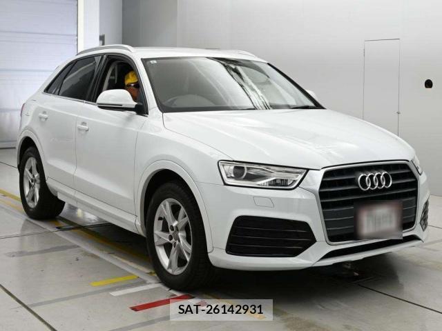 Audi Q3 2017-08 8223770-0
