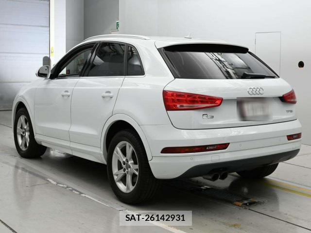 Audi Q3 2017-08 8223770-1