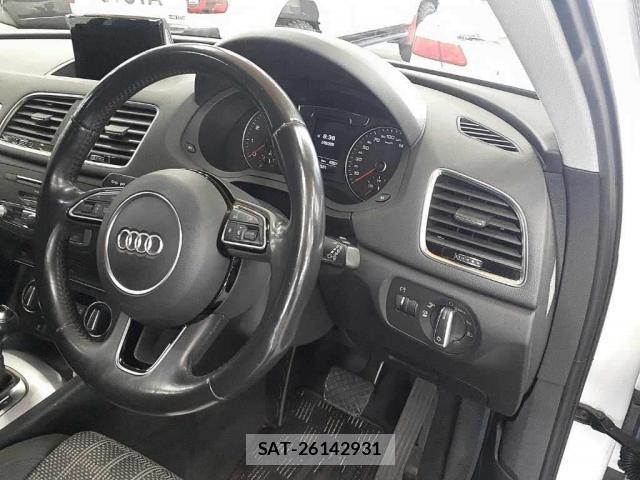 Audi Q3 2017-08 8223770-2
