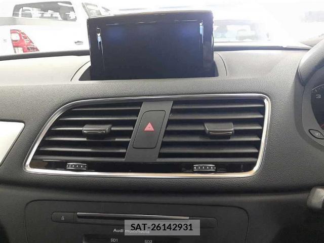 Audi Q3 2017-08 8223770-4