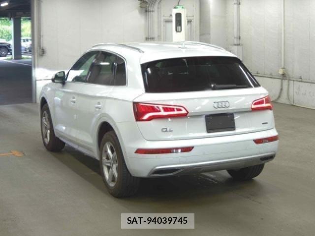Audi Q5 2021-02 8219041-1