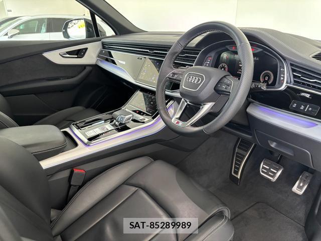 Audi Q7 2024-10 8220618-1