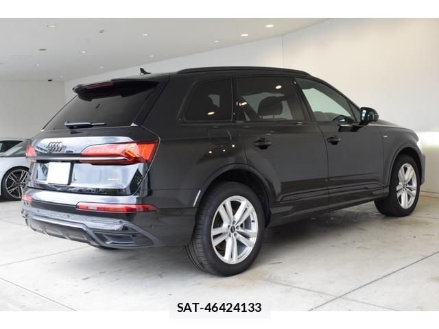 Audi Q7 2024-10 8220619-2