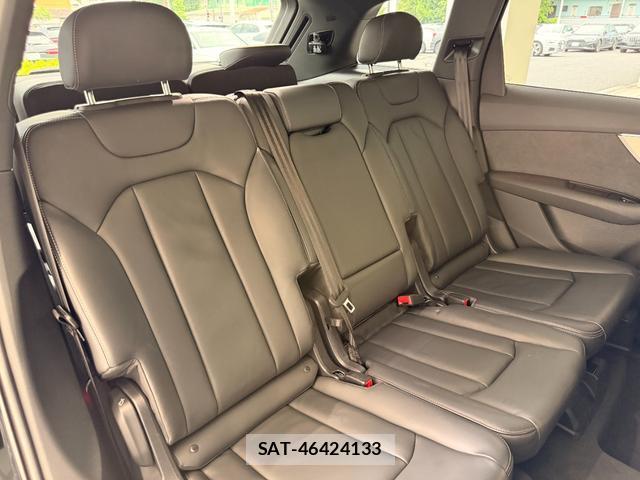 Audi Q7 2024-10 8220619-4