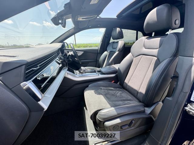Audi Q8 2020-01 8217255-7