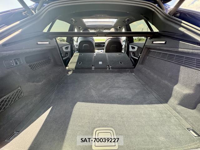 Audi Q8 2020-01 8217255-9