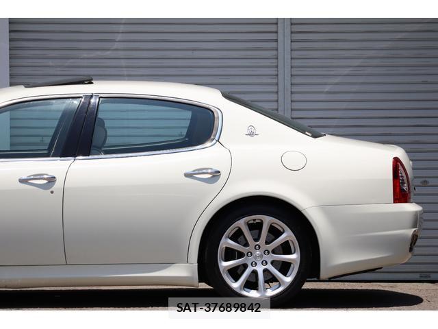 Maserati QUATTROPORTE 2012-12 8220826-11